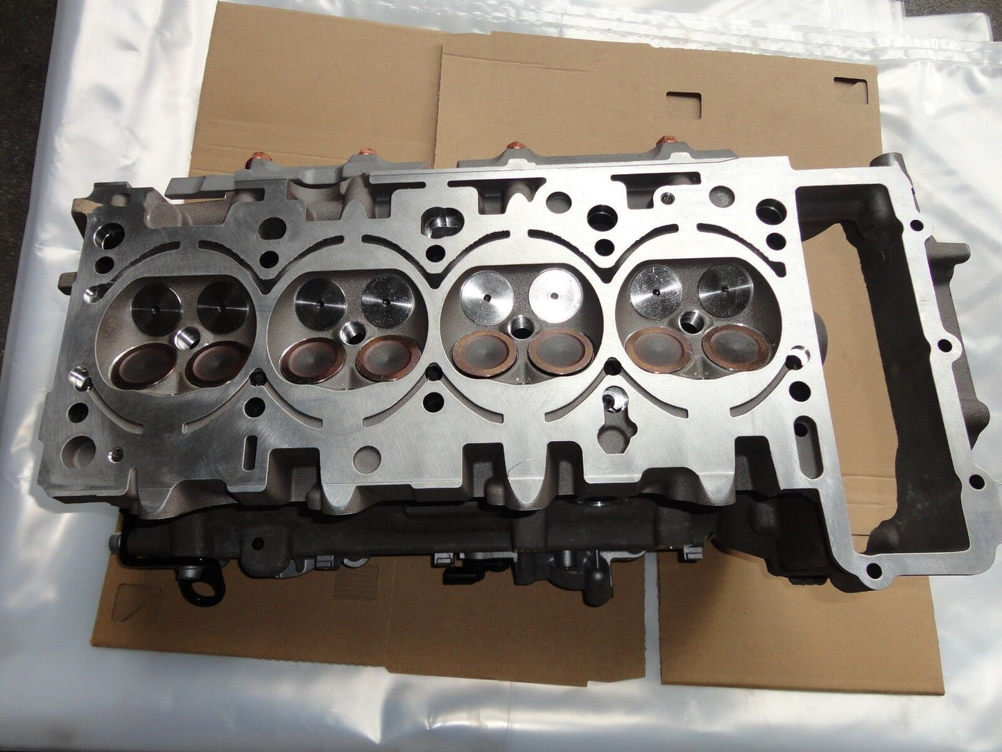 NEUER originaler Audi Zylinderkopf links 4.2 FSI BVJ BAR 079103373AT 079103063BN 5-8