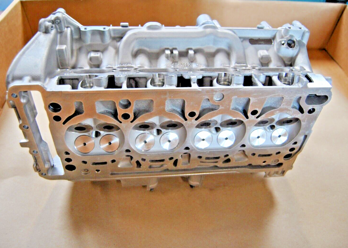 NEUER VW 2,0 TFSI Zylinderkopf mit Ventilen 06K103264B 06L103475D CHHA CHHB